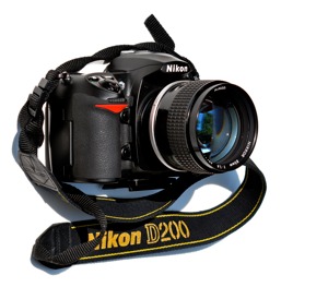 http:  taishimizu.com pictures Nikon nikkor 85mm f1 4 ais review nikon nikkor 85mm f1 4 ais mounted thumb.jpg