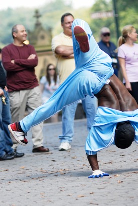 http:  taishimizu.com pictures dancing in the park 135mm f 2 8 non ai break dancing central park 1 thumb.jpg